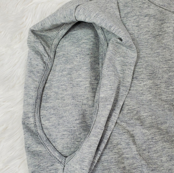 Chic & casual grey padded shoulder muscle tee - Picture 7 of 9